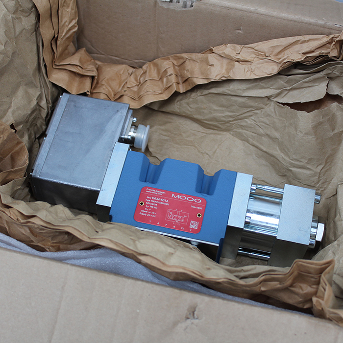 MOOG D634-501A R40KO2M0NSM2 сервоклапан
