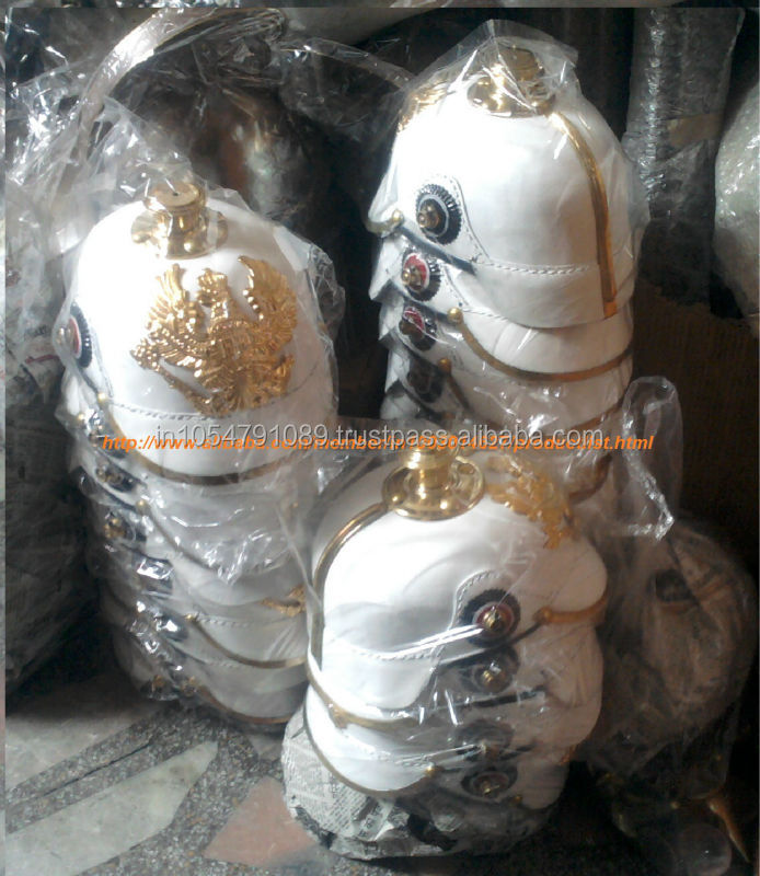 Немецкий шлем Pickelhaube из белой кожи