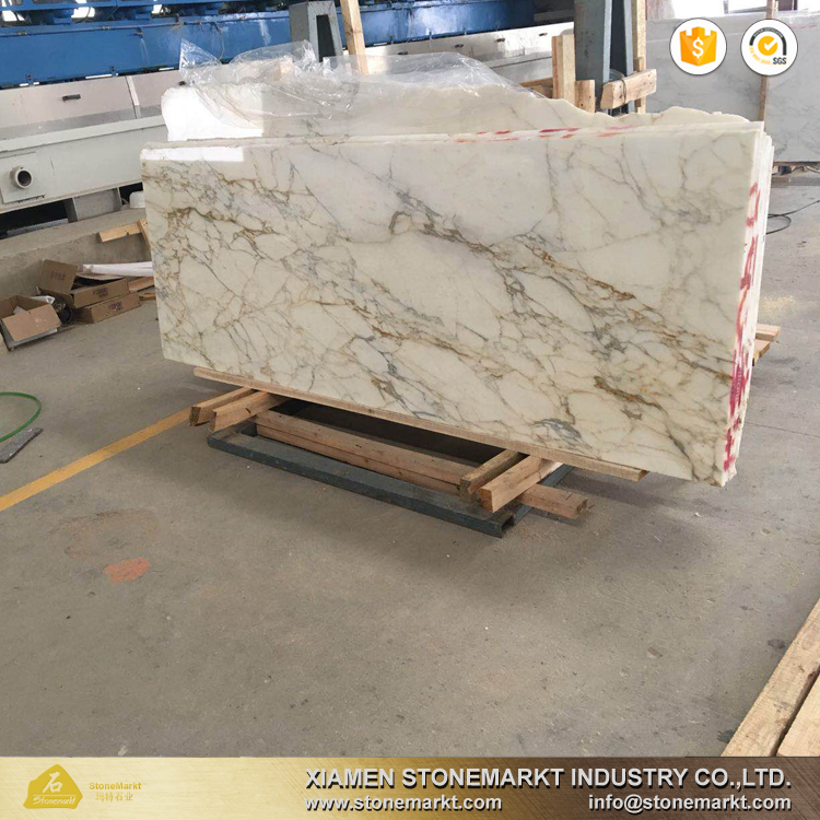 Полированные итальянские золотые мраморные плиты StoneMark calcutta для стен