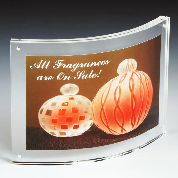 7 x 5 Clear Curved Acrylic Magnetic PhotoFrame /Picture Frame