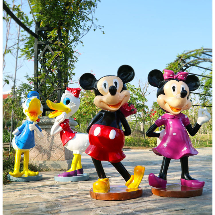 2021 High Quality Shopping Mall Decor Fiberglass Mickey Mouse Sculpture