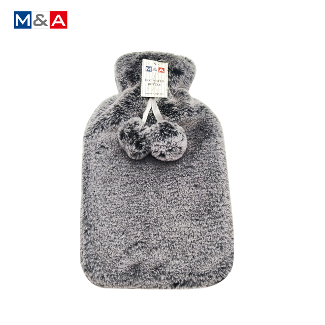 Термобутылка с помпонами из искусственного меха, 2 л