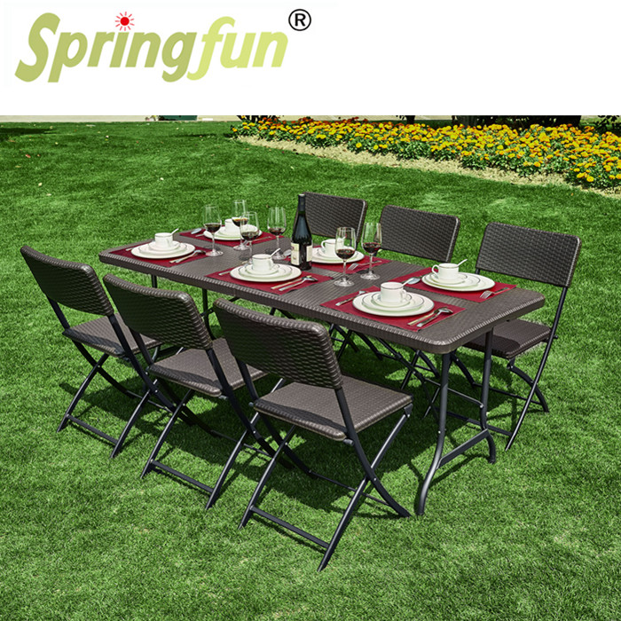 Garden set with rattan design