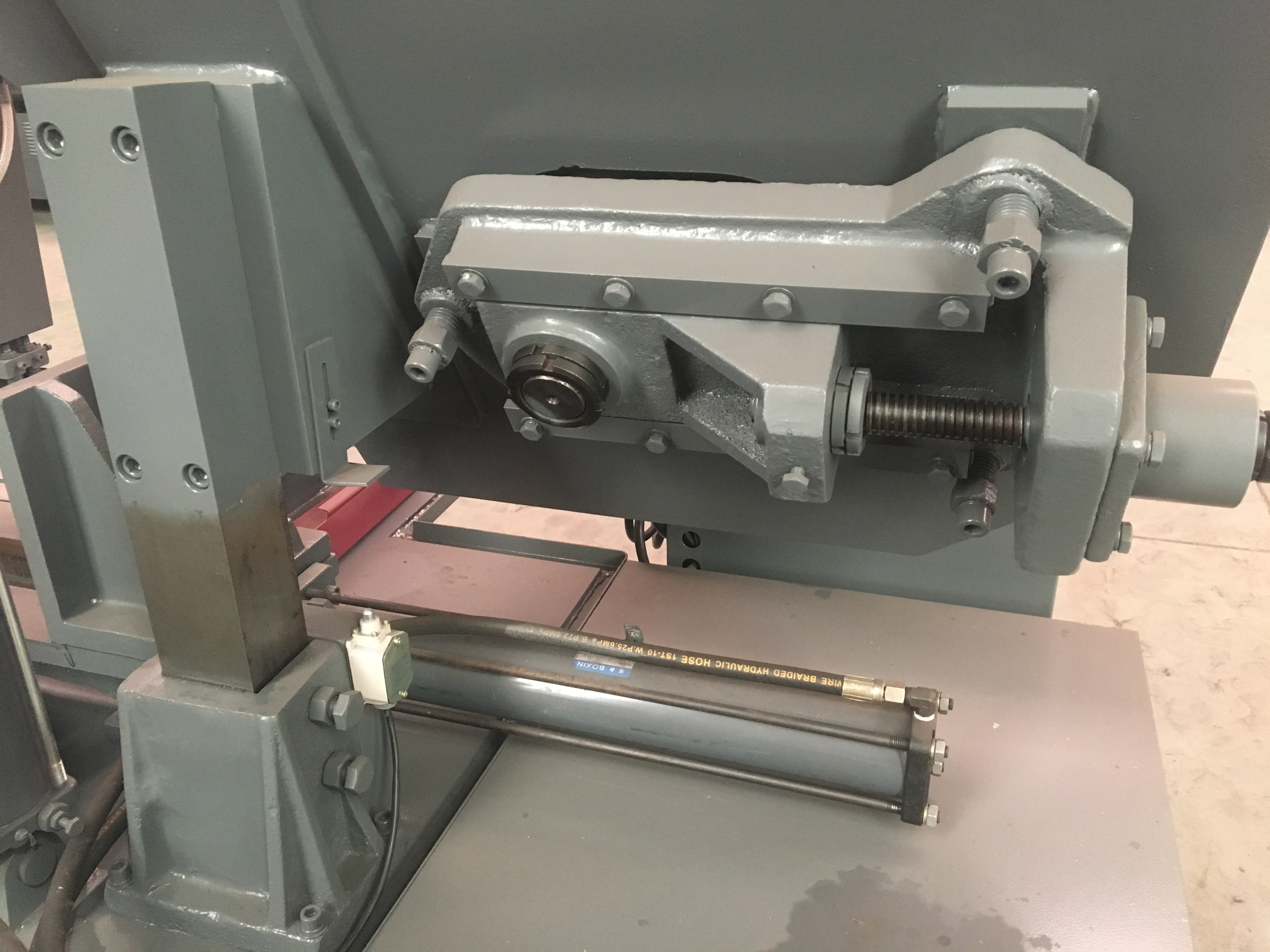 Высокое качество CNC Китайский производитель CE ISO Утверждено OEM/ODM железная сталь металл Быстрорежущая Горизонтальная ленточная пила