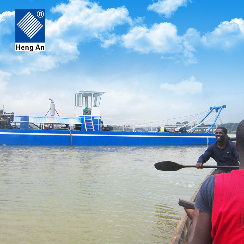 River sand extraction machine