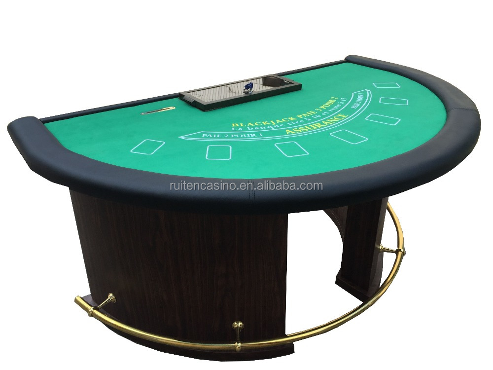 Роскошный стол для казино blackjack