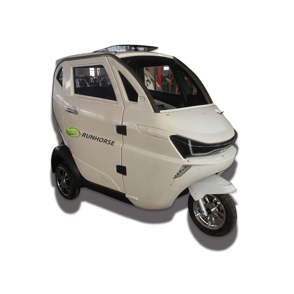 Низко скоростные электрические батареи автомобиля EV с солнечной панелью