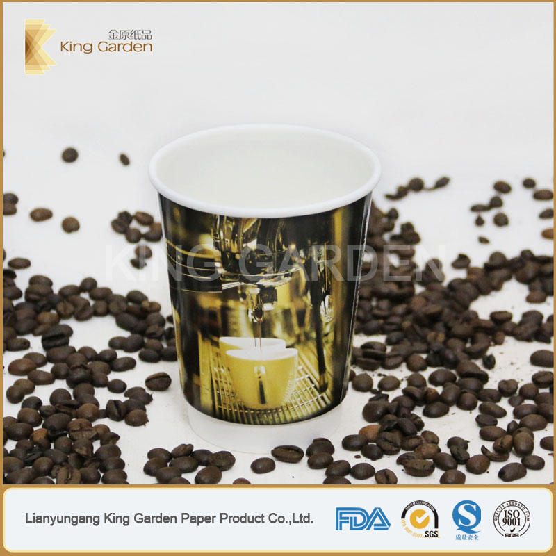 White cardboard double wall paper cups with lids