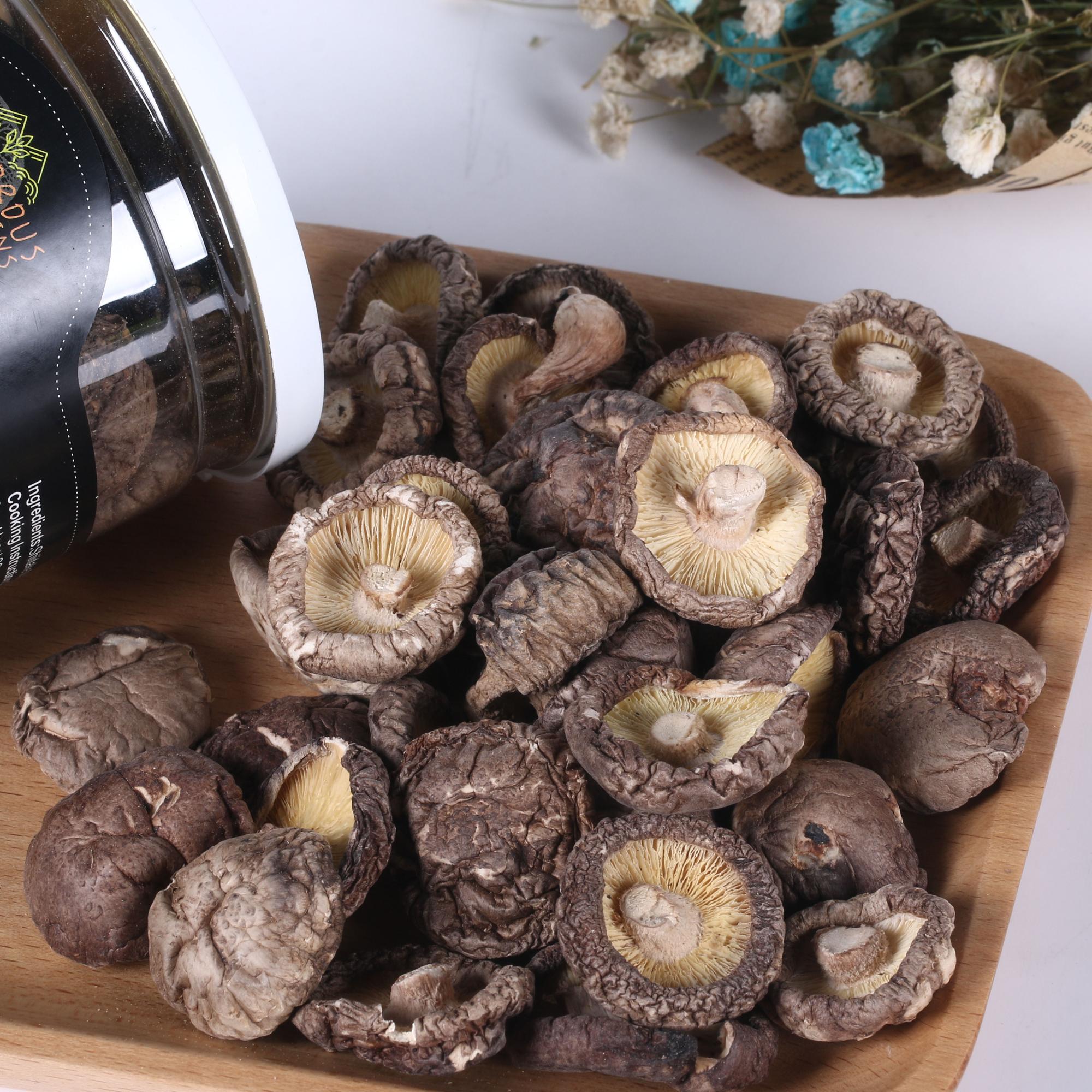 Консервированные грибы shiitake, грибы, компост
