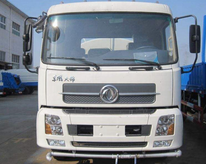 Dongfeng 11m3 Посыпать воды грузовик для продажи