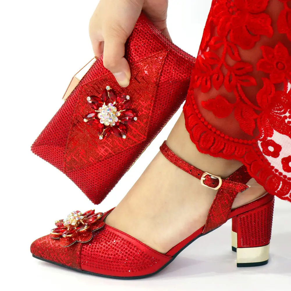 2021 latest A idocrystal Exquisite small hand bag fashion design women shoes and bags to match B0514