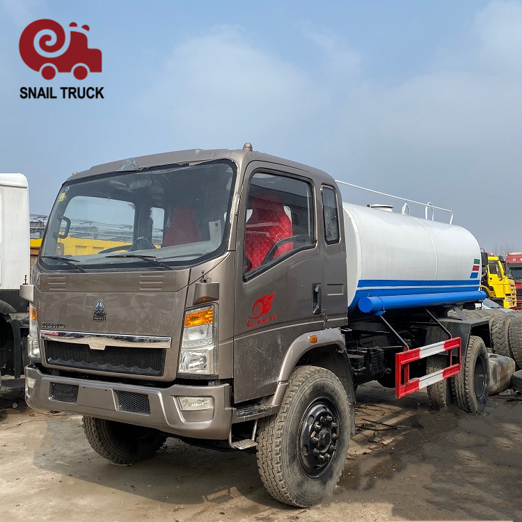 Подержанный sinotruk howo 4x2 грузовик для распыления воды на продажу