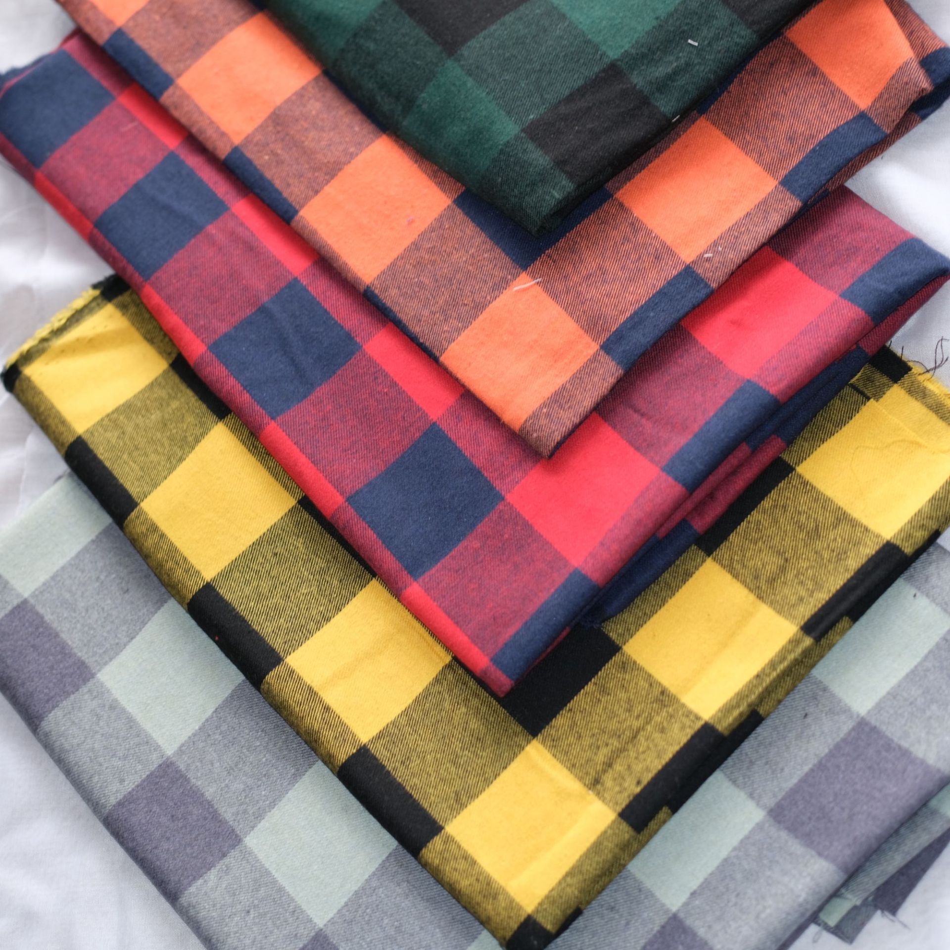 wholesale christmas style high interlock flannel fabric 40%cotton grid fabric skirt pillow