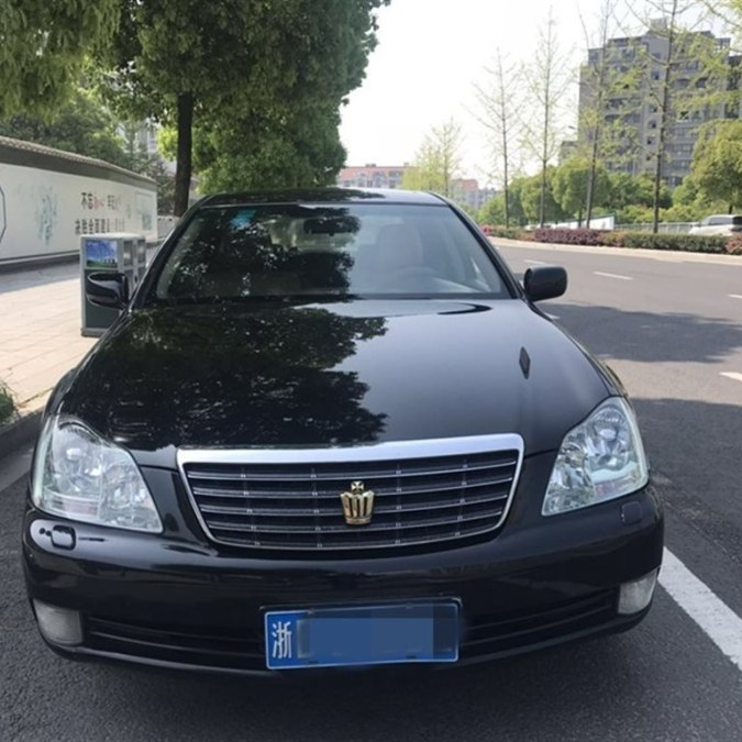 Used for TOYOTA Crown 2005 3.0L Royal saloon model good condition with best price