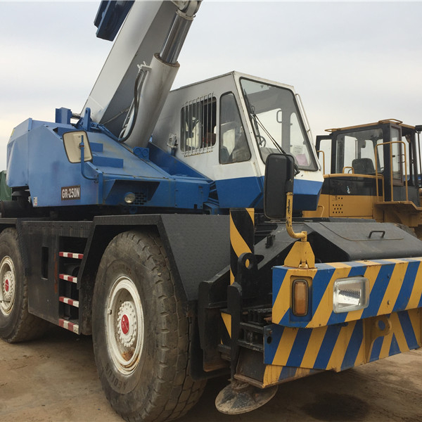 Подержанный кран Tadano 25 тонн, вездеходный кран Tadano GR250N, Подержанный вездеходный кран на продажу