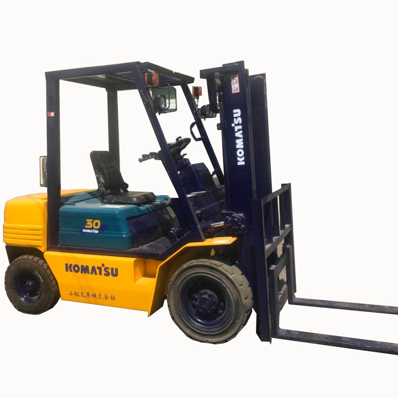 Diesel forklift used komatsu good working efficiency two mast lifting machinery for sale in Hefei yard
