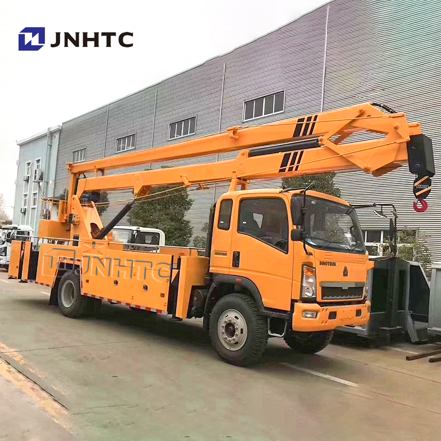 New model HOWO hydraulic lifting truck 18-22m aerial platform high attitude operation working truck for electric maintenance