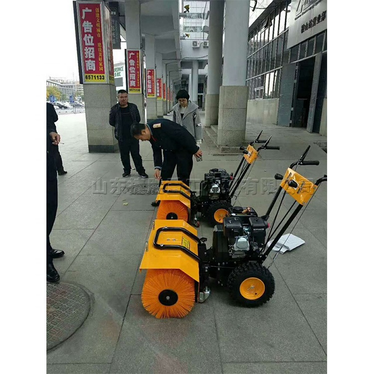 6.5 horsepower brush snow clearing machine Hand-pull start snow removal equipment Yard sweeping tool