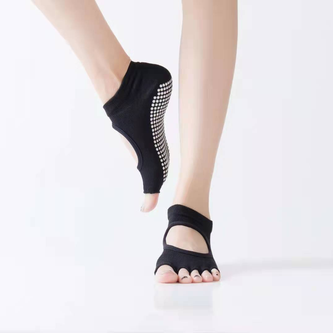 New Female Yoga socks, with toes and back, can prevent slipping, and can glue five finger socks