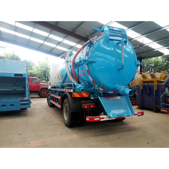 excrement suction truck