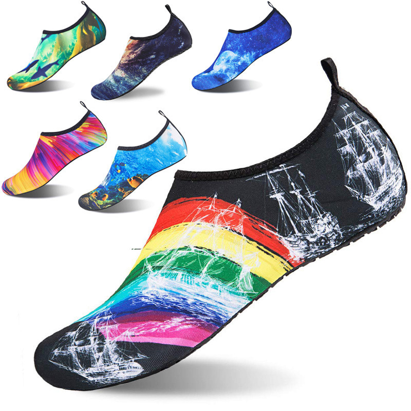 TX 2021 Pair of snorkeling shoes equipment beach socks swimming diving shoes soft-soled wading shoe