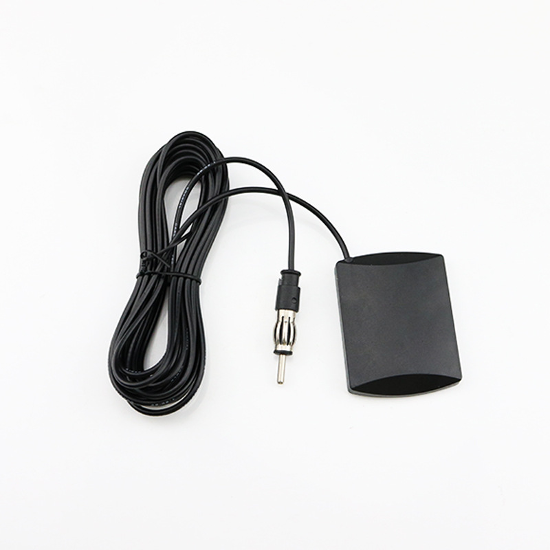 FM radio antenna New plate type high gain active car radio antenna Patch radio antenna