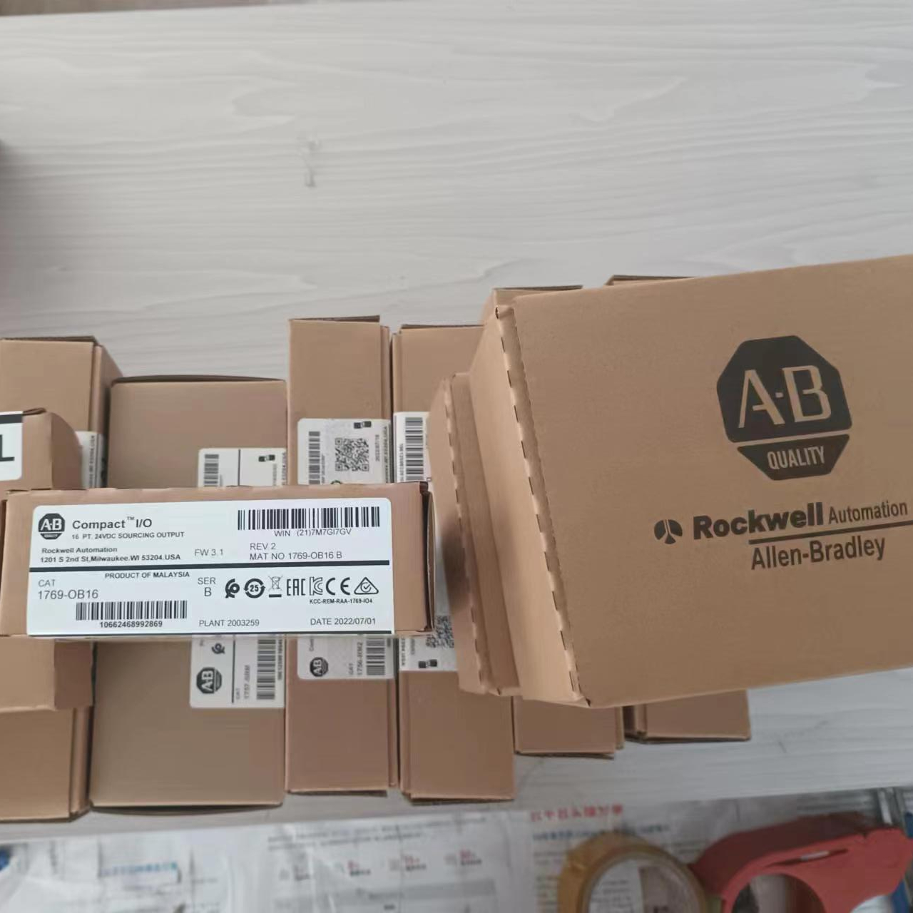 Новый оригинальный module1769-L32E питания 1756-L72 1756-CN2R 1756-EN2T 1756-CNB оригинальный в наличии
