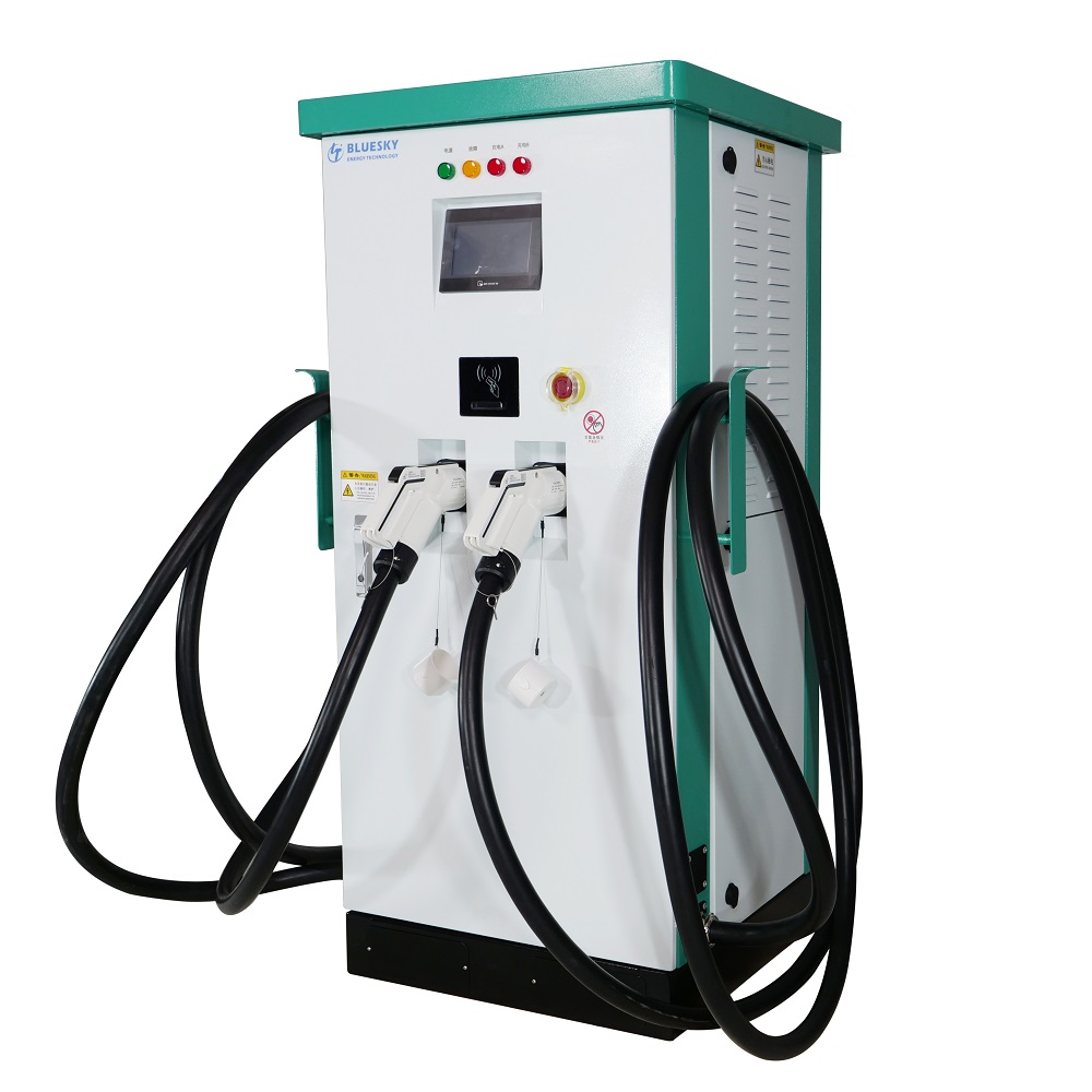 60 кВт DC EV зарядное устройство с двойным пистолетом с CCS и GB/T вертикальный зарядный пистолет ev dc быстрое зарядное устройство