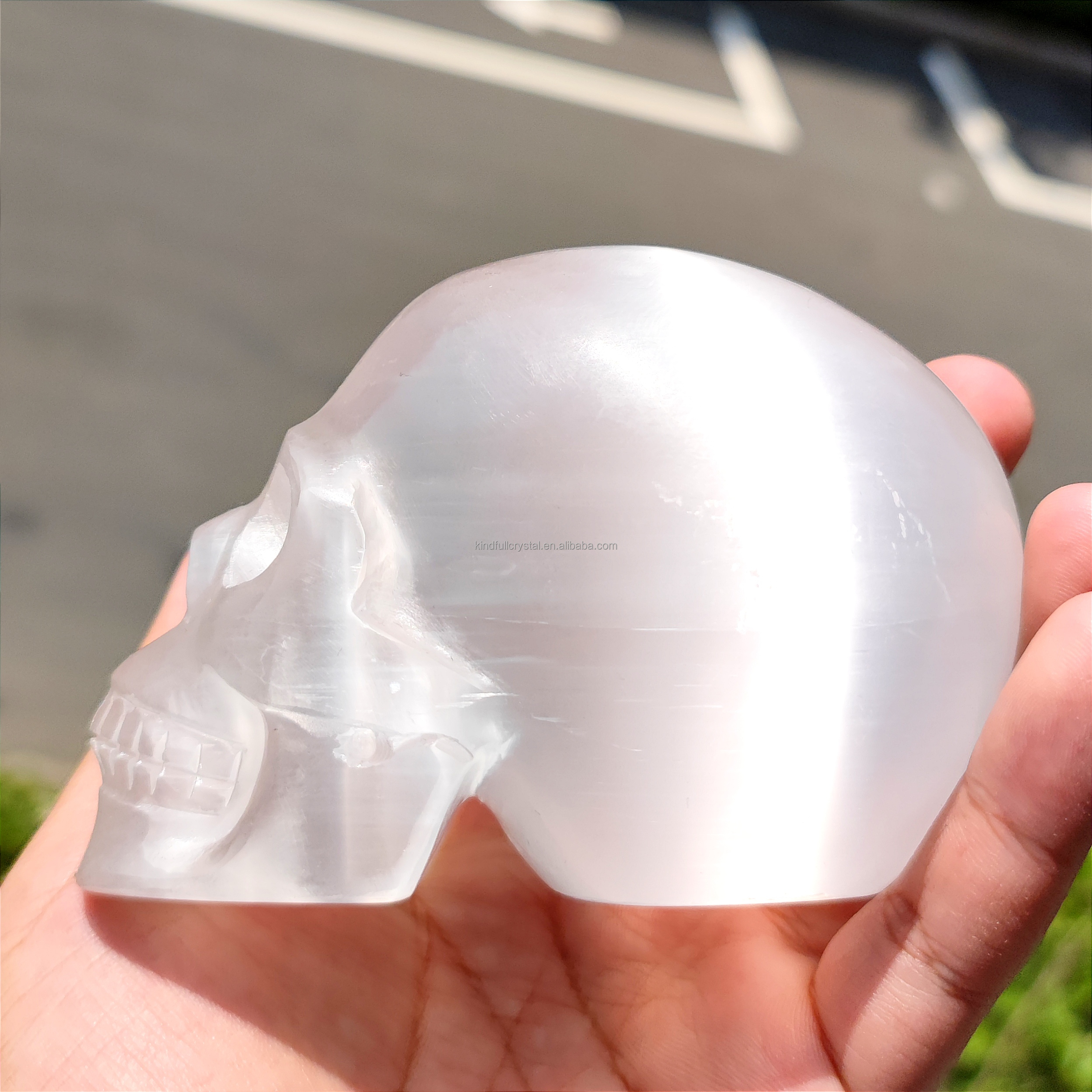 Natural Mineral Semi Precious Stone Hand Carved Realistic selenite Crystal Skulls folk crafts