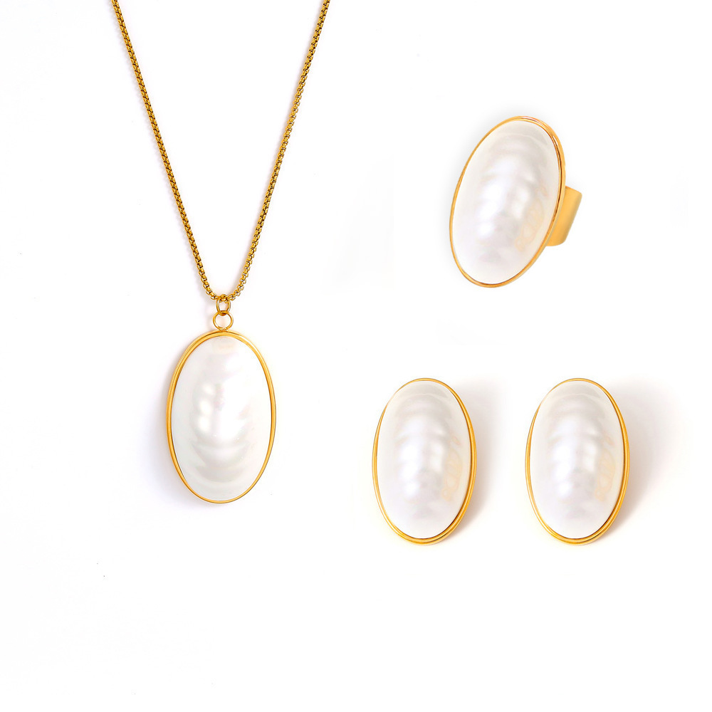 New French Oval Fritillary Pendant Clavicle Necklace Ring Stud Earrings Titanium Steel Plated 18K Real Gold Jewelry Suit Set