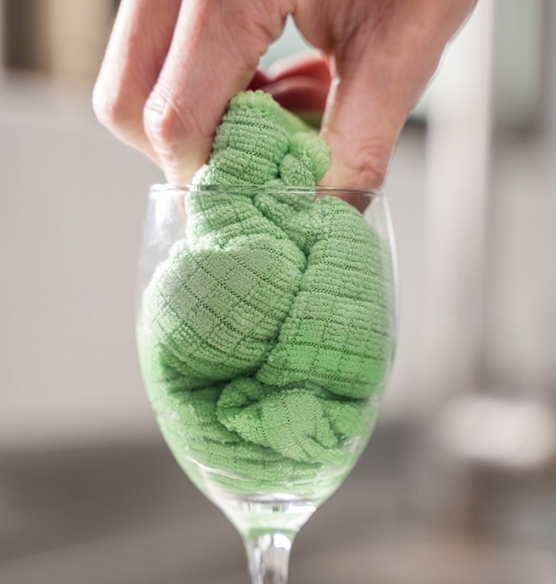 A bag of kitchen supplies with ultra-fine fibers that are not easily oily. Small grid cloth that absorbs water