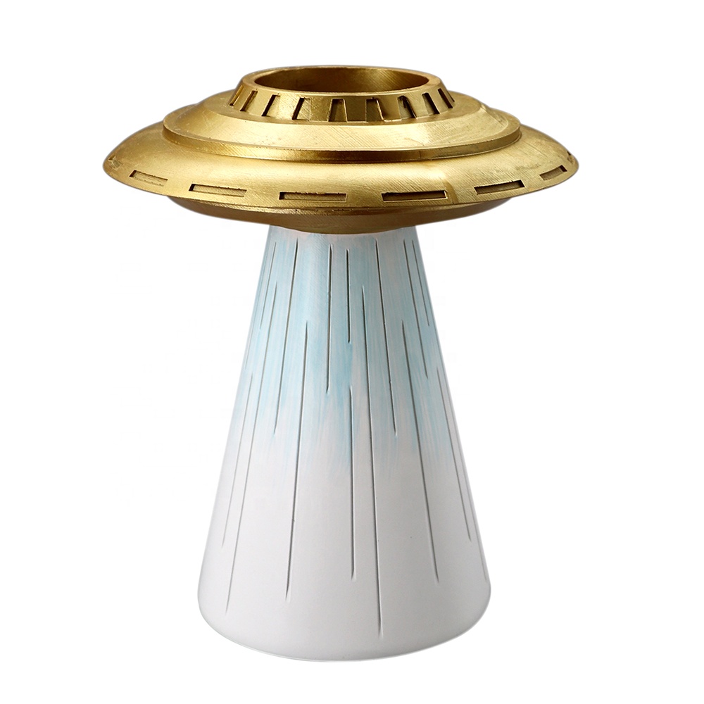 2021 newly resin flower pot planter home decorations resin indoor plant pots Dried flowers astronauts flying saucer resin vases
