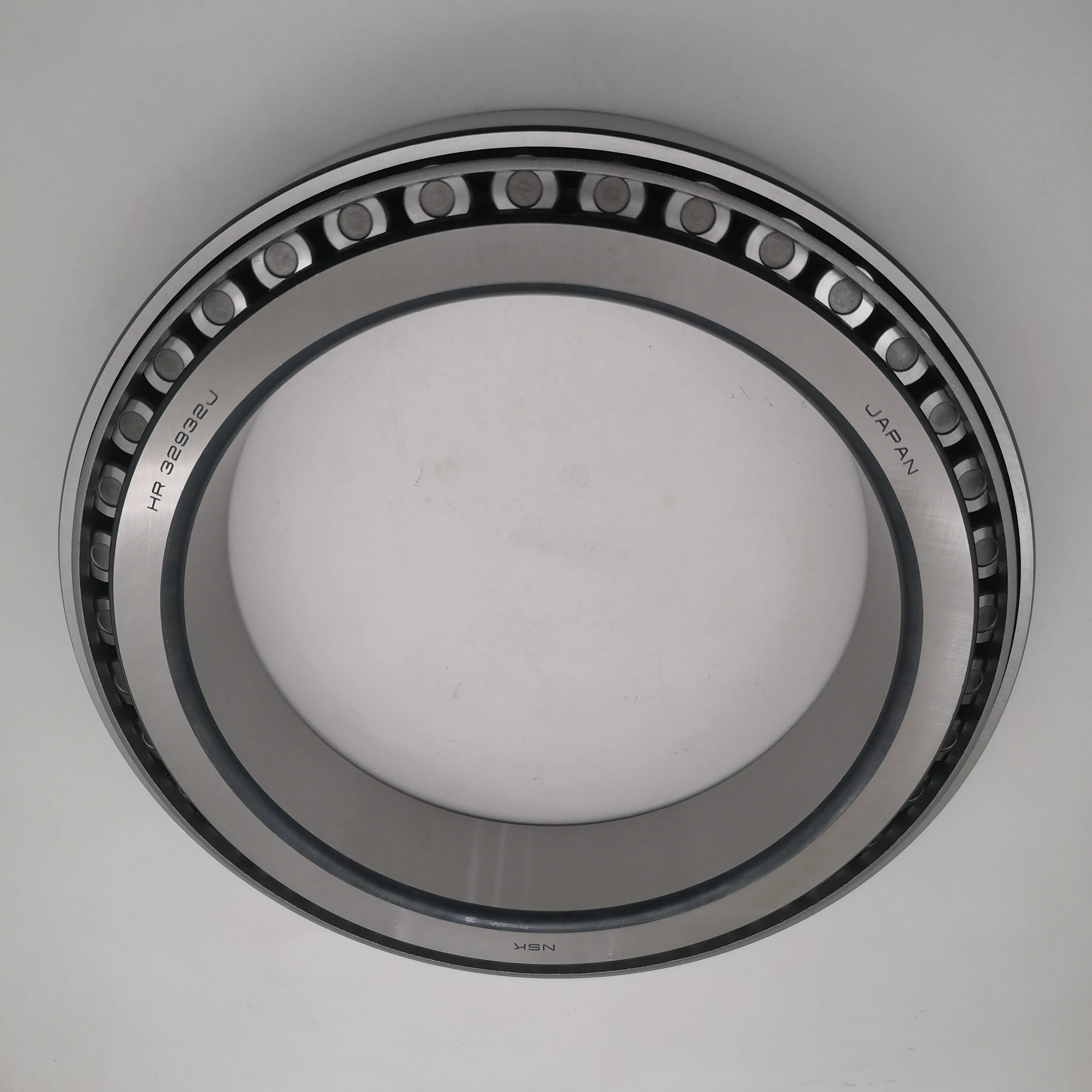 Bearing HR 32932J Tapered roller bearing HR 32932J with Size 160x220x38mm