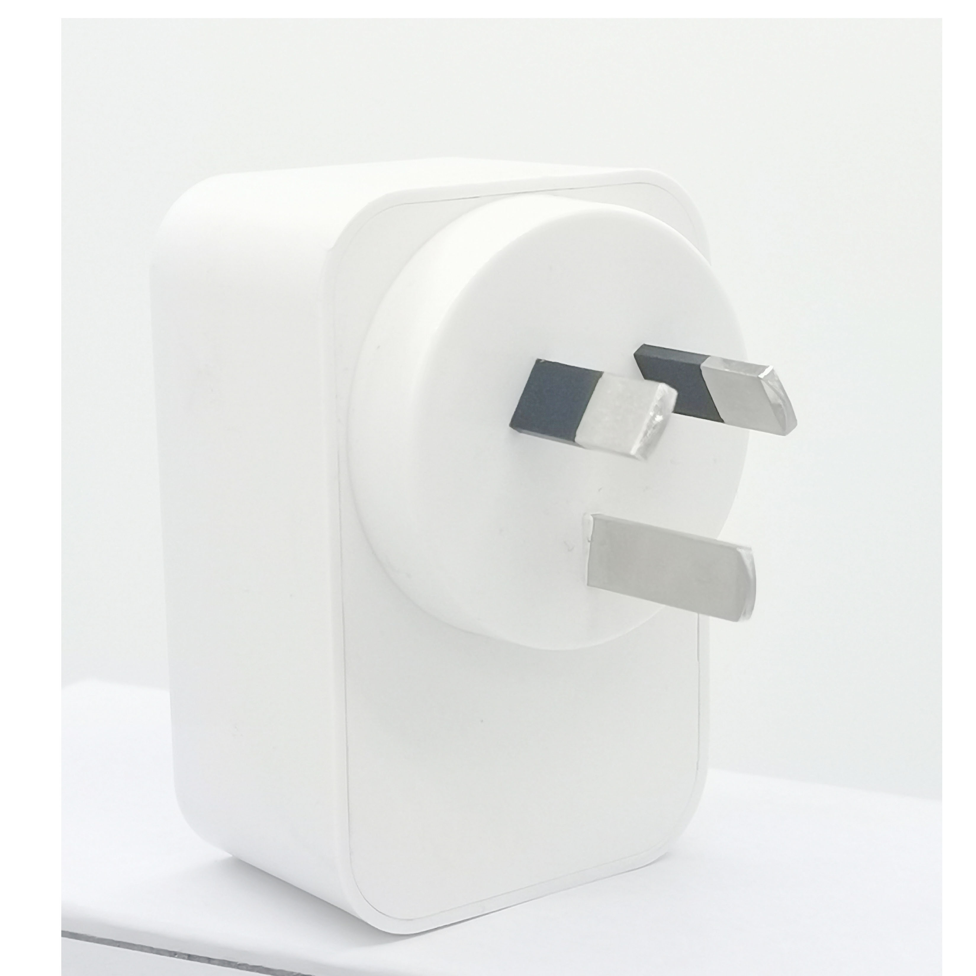 Умная розетка с Wi-Fi и USB-портами, 220 В