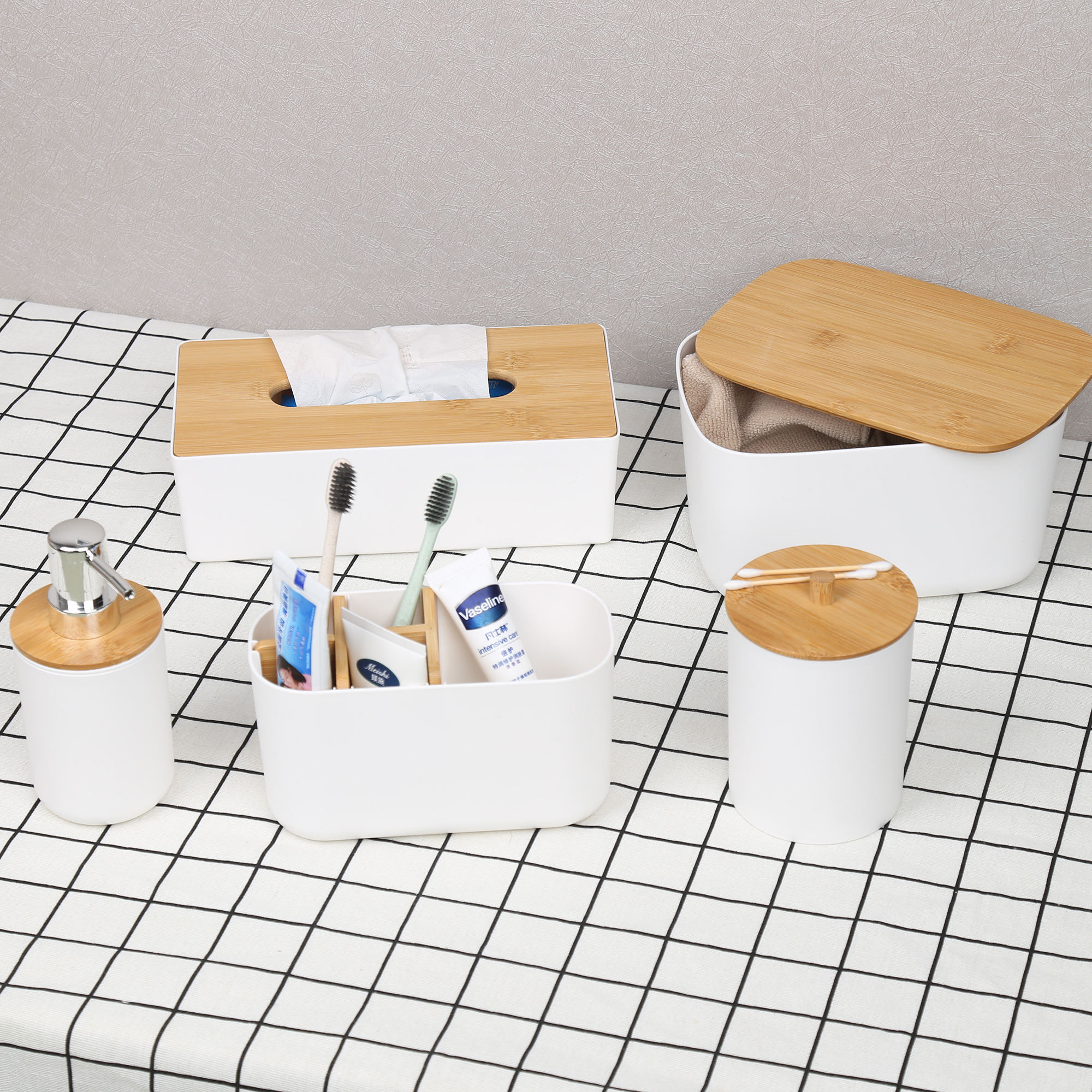 Wholesale Custom Bamboo Plastic Bathroom Accessories Luxury Wooden Soap Dispenser Draw Paper Towel Box Bathroom Accessories