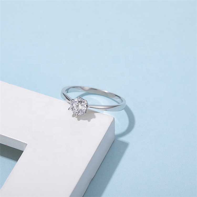 Factory New Style Hot Selling Round Moissanite Engagement Silver Ring For Women