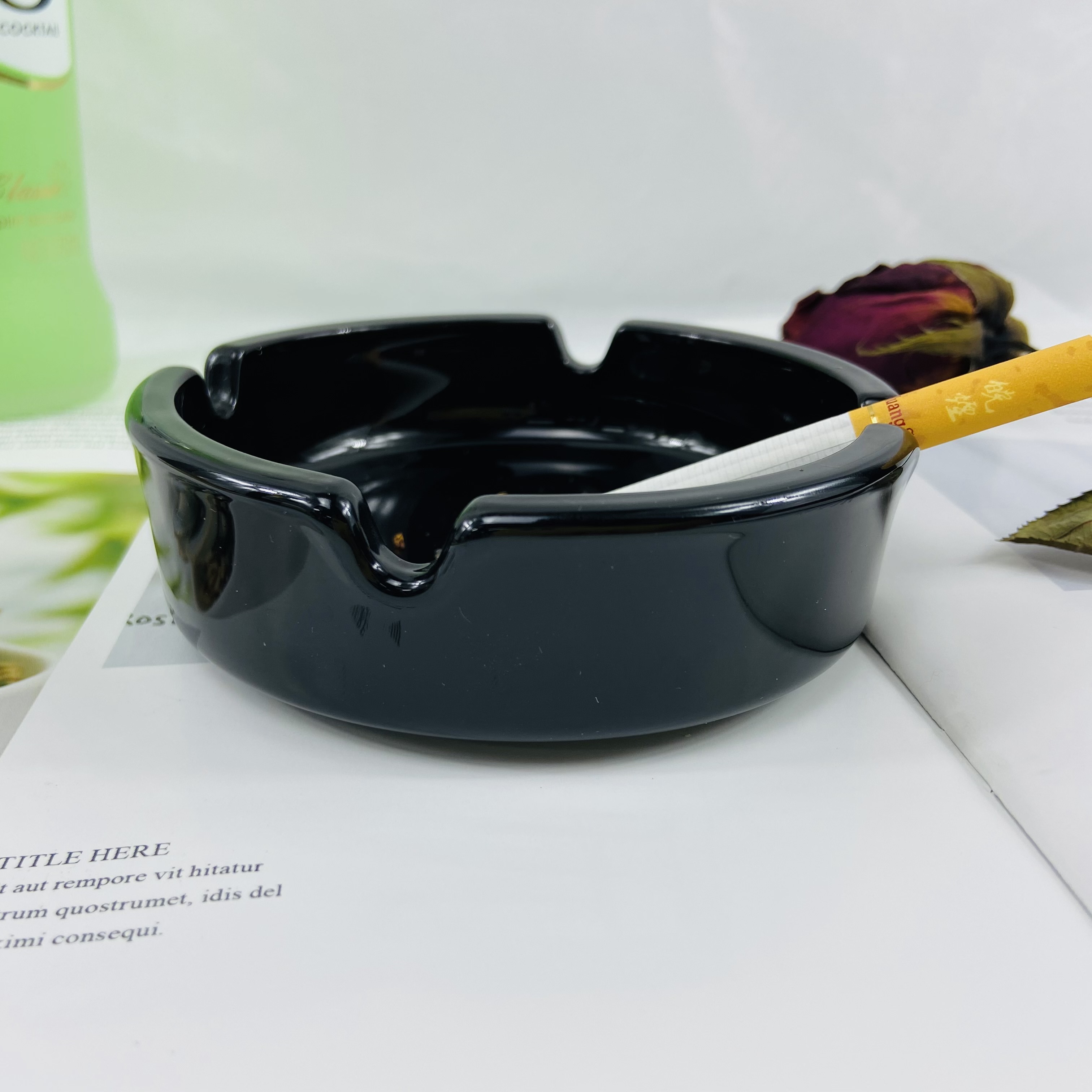 Customizable Glass Ashtray Round Creative Ashtray Stylish Black Thick Glass Ashtray