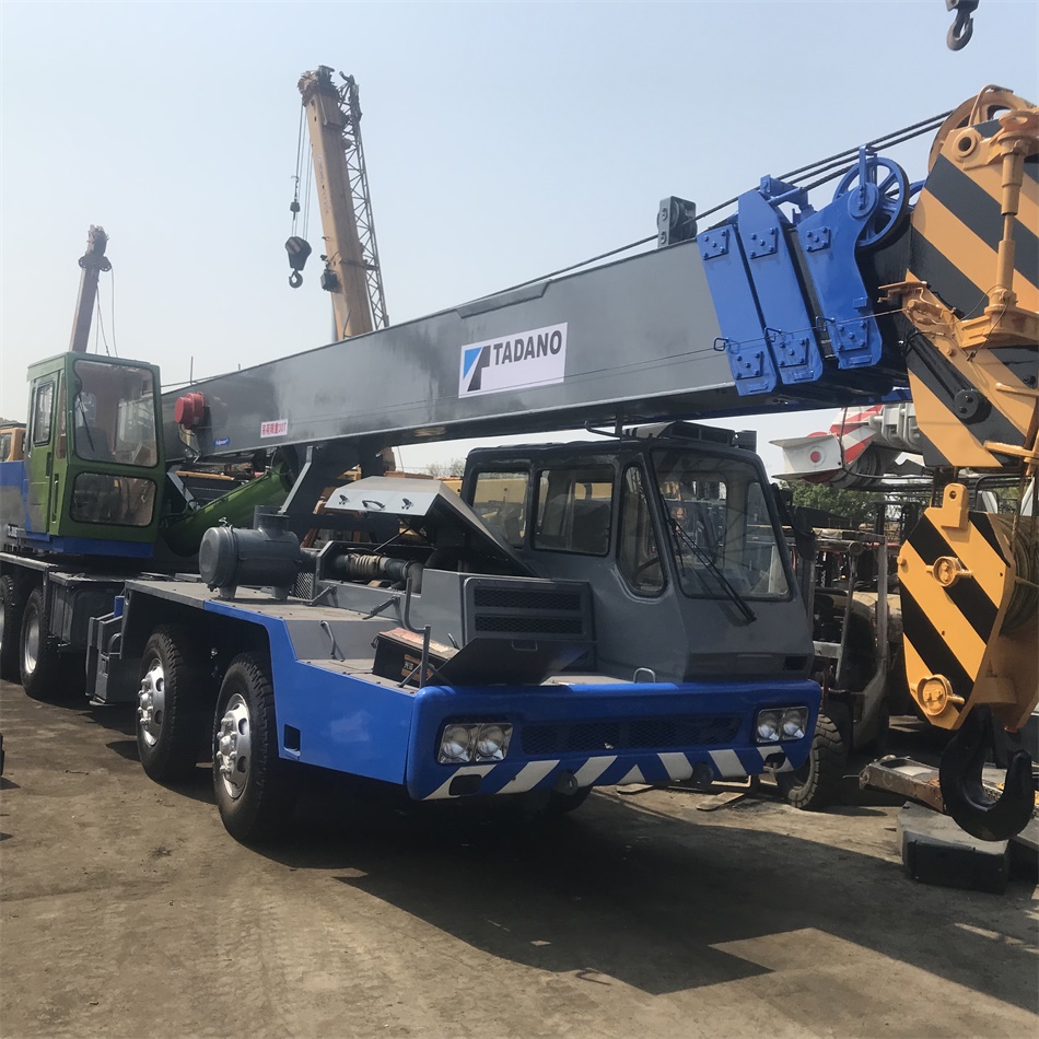 Отличное состояние TADANO TL300E 30 тонн подержанный кран