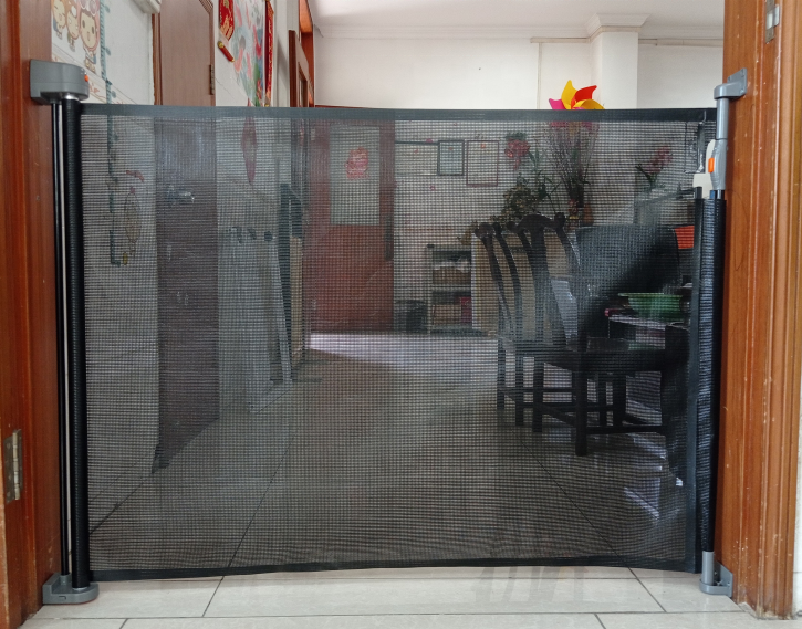 Dog Gate Ingenious Mesh Pet Fence Gate For Indoor and Outdoor Safe Pet Dog gate Safety Enclosure Pet supplies