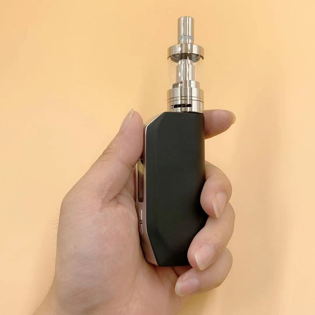 Adjustable voltage from 7W to 80W, built-in 2000 mAlithium battery0.5 ohm 3.5ml dry herb vaporizer