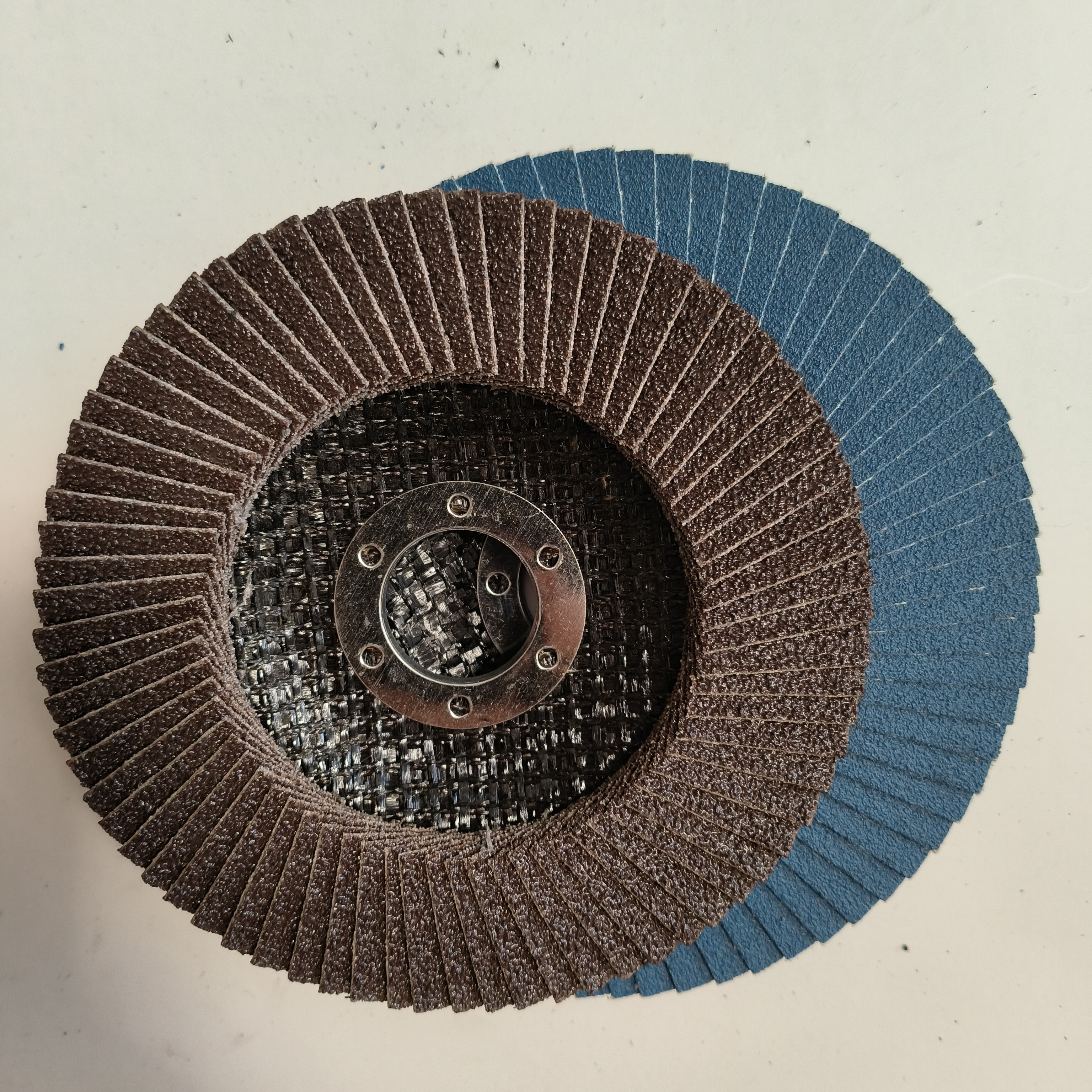 180X3X22mm 7 дюймовые OEM абразивной полировки отрезать диск лоскут оснастки режущих и шлифовальных кругов T42 отрезной диск Сделано в Китае тоже