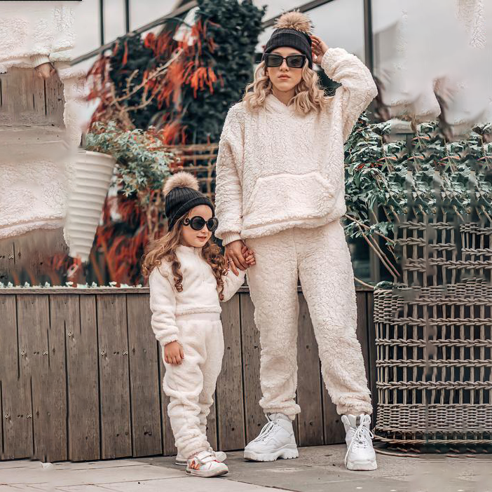 Mommy And Me Winter Sets Girl Hoodie Crewneck Sweatshirt Custom Lounge Wear Mom And Daughter Outfit Kids Autumn Clothes