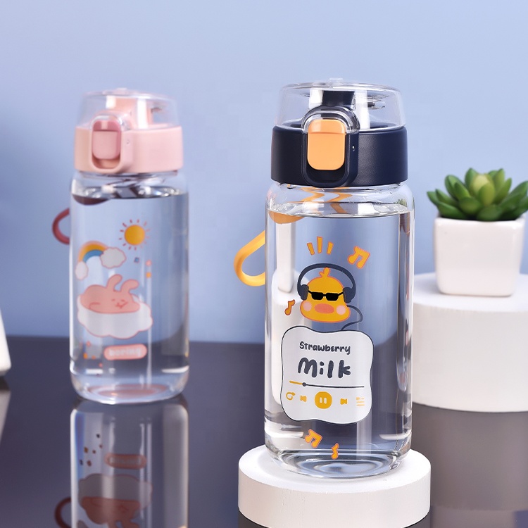 Hot Selling Reusable Cartoon Pattern High Borosilicate Drinking Water Glass Bottles for Children Travel