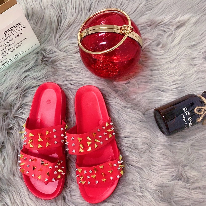 TX 2021 Hot selling personality spike two red back strap ladies sandals slip on open toe beach slippers women slides