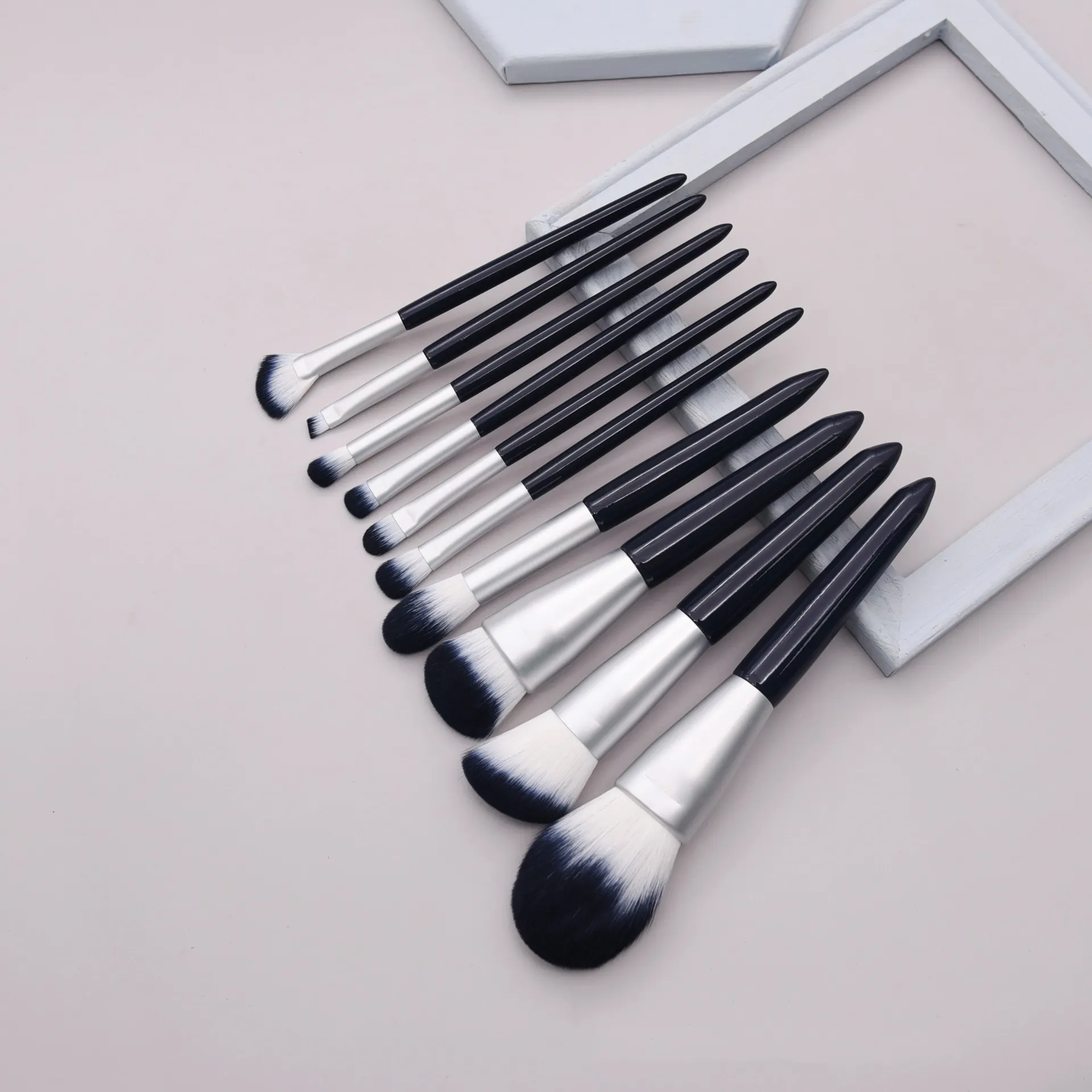 New Makeup Brushes 10 Pcs Set Premium With Case
