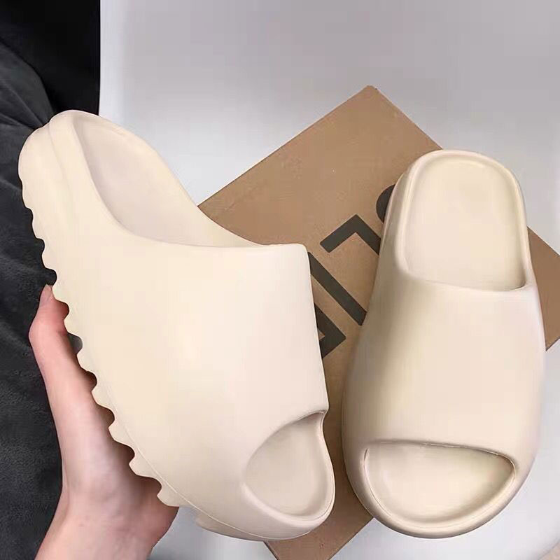 Женские босоножки yezzy, зимние разноцветные босоножки Yeezy на плоской платформе с фирменным логотипом