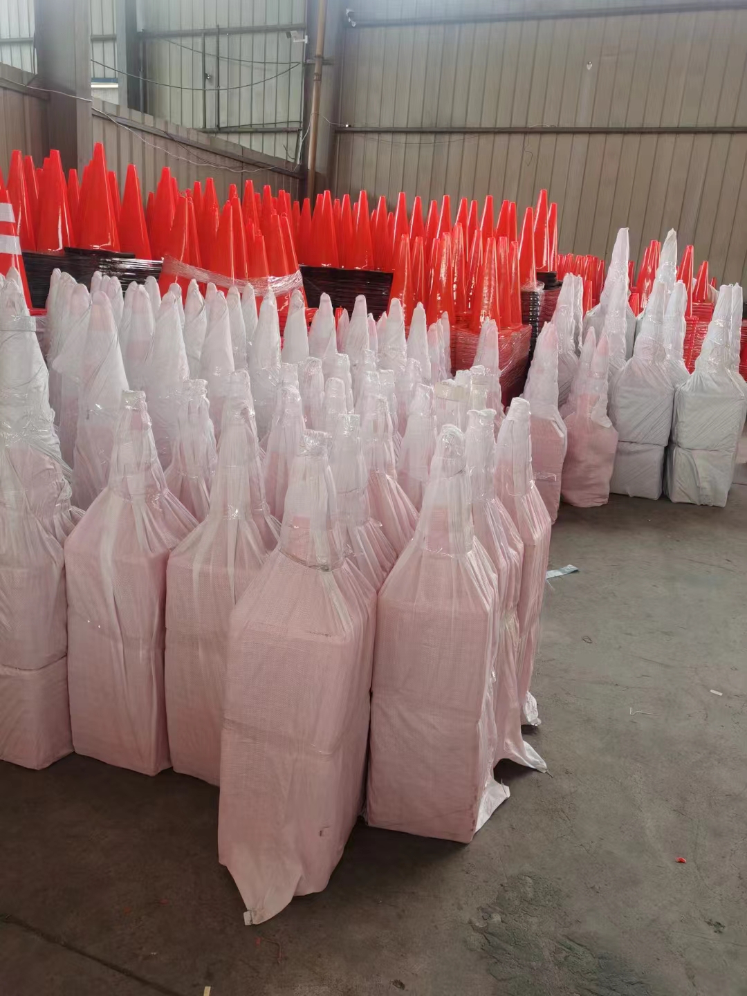 Japanese Market Hot Selling 2kg Rubber Cone Weight For Traffic PE Cone Korea 2kg Rubber Cone Bed