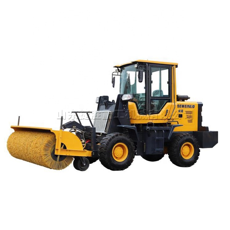 Road snow removal equipment Road maintenance machine Four-wheel-drive brush type snow removal tool