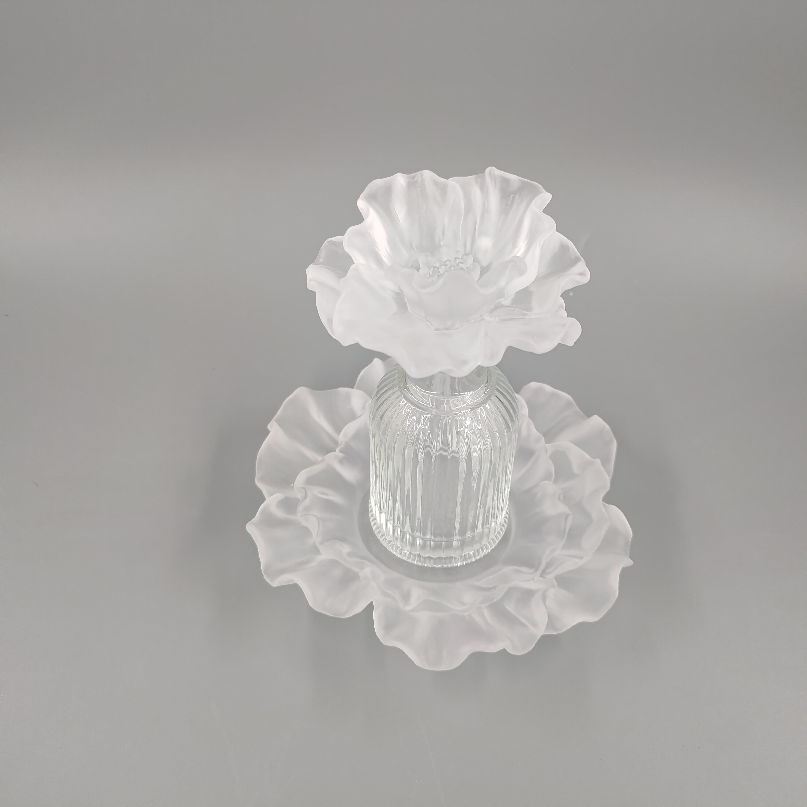 2021 Eurpoean style handmade crystal glass flower bottle gift crystal perfume bottles