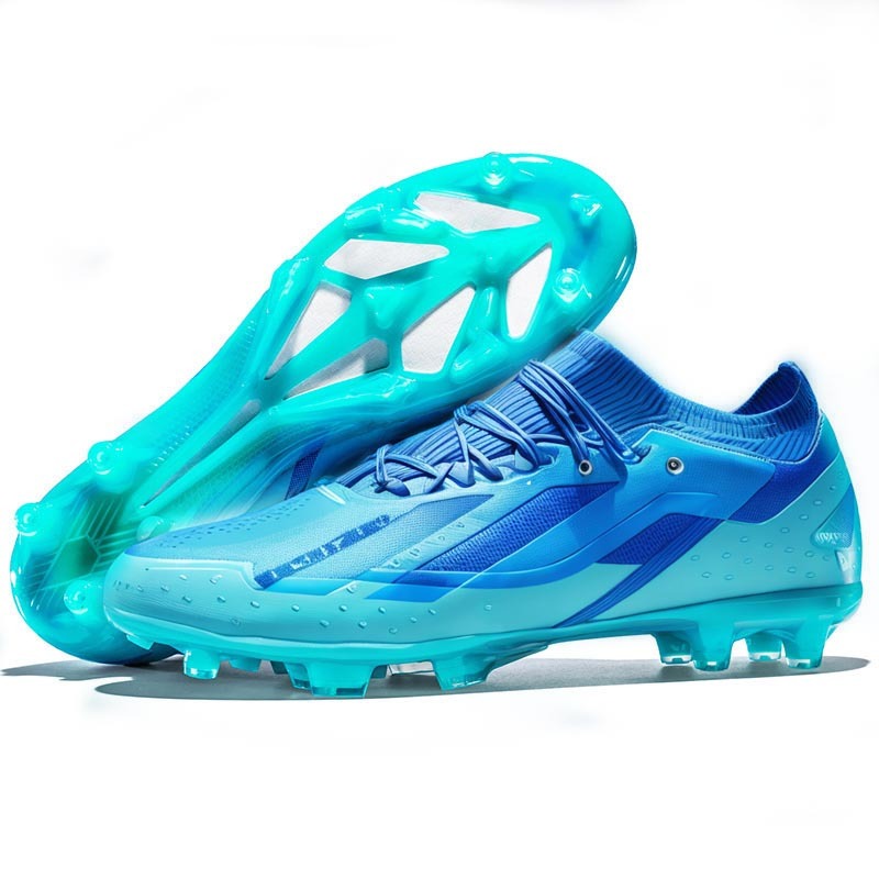 Football Training Shoes for Students Low Top with Long Artificial Turf Broken Nails Rubber Mesh Insole for Summer and Winter